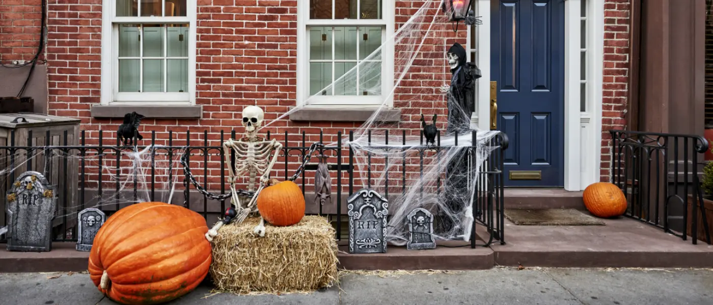 23 Spooky and Haunting Halloween Decorations Outdoor Ideas