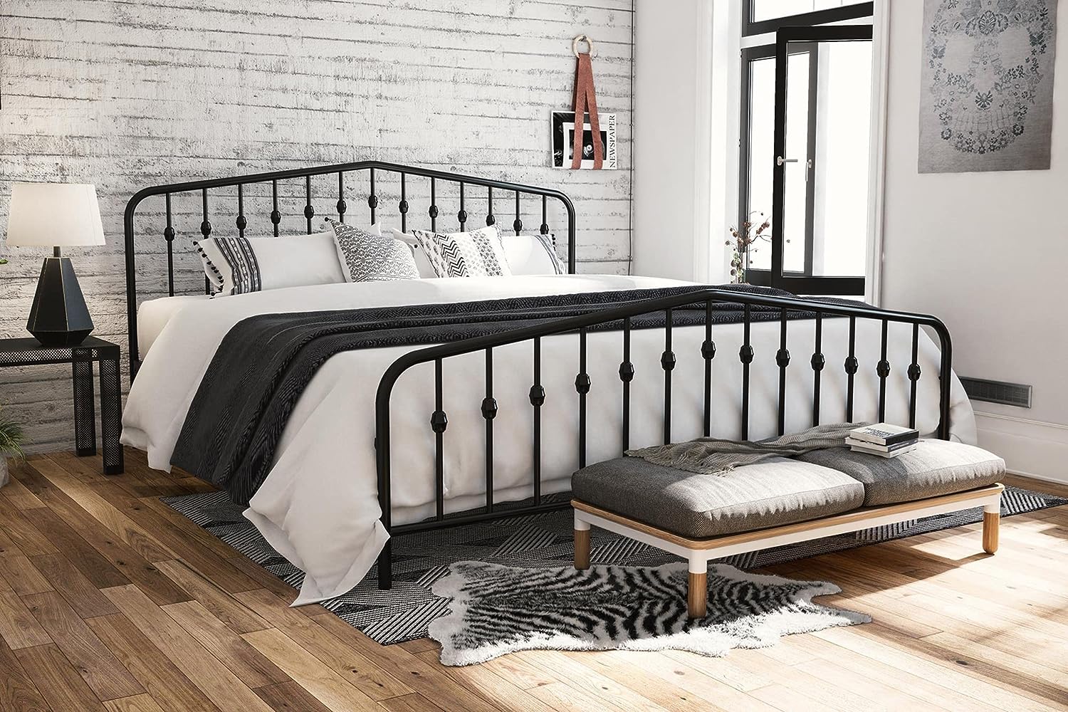 Novo Gratz Metal Bed